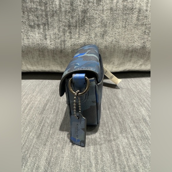 Soft Tabby Crossbody 18 With Camo Print - Picture 5 of 7